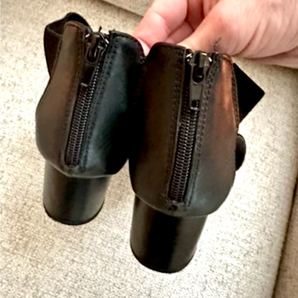 SOLD Tommy Bahama Black Thalia Sandal Women’s 8 - Picture 3 of 4